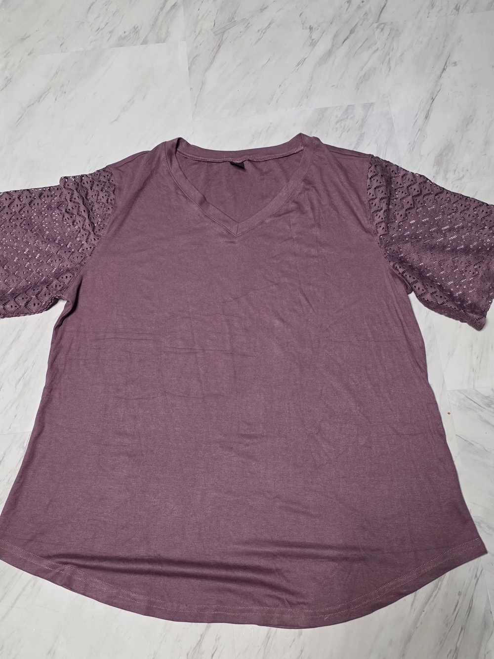 Plus V-Neck Lace Sleeve Tee in Dusty Mauve
